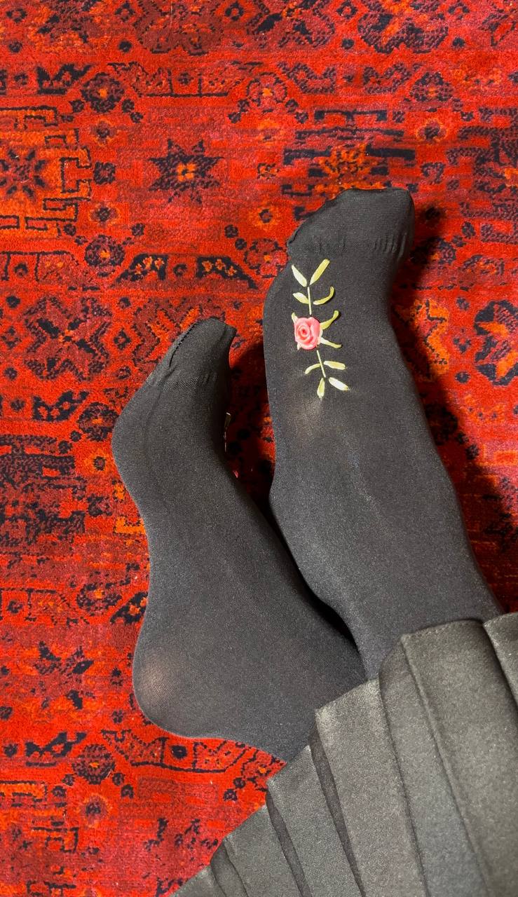 جوراب روبان‌دوزی زنانه کار دست