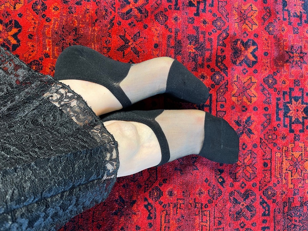 جوراب شیشه ای مناسب فصل